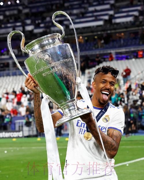 米利唐恢复合练 拉莫斯本泽马回球场进行有球训练 米利唐恢复合练 拉莫斯本泽马回球场进行有球训练